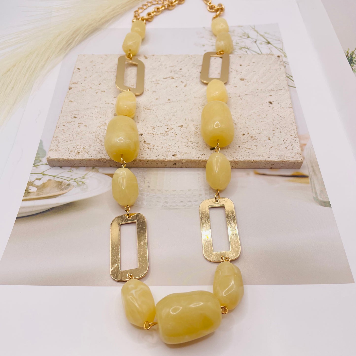 JI JOYA VENTA AL POR MAYOR,Un collar largo elegante y sencillo, perfecto con un suéter.