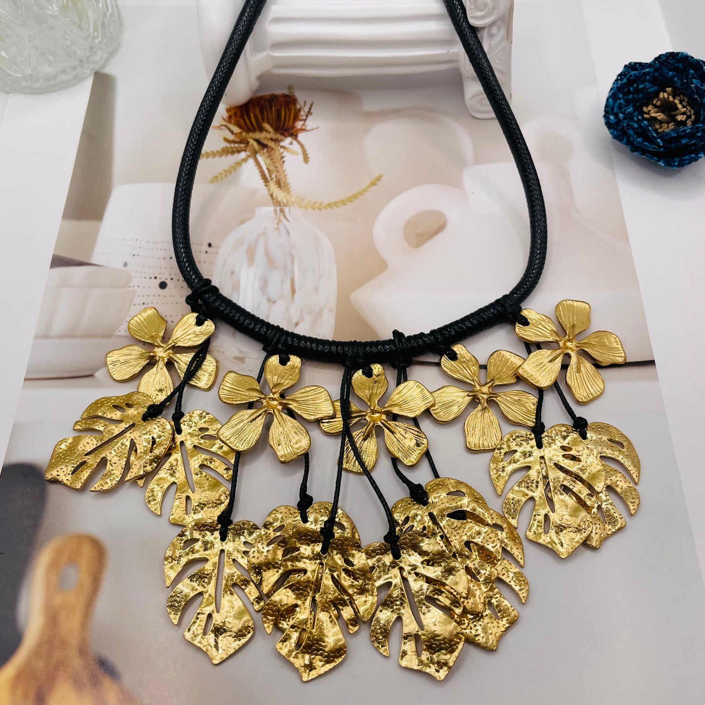 JI JOYA VENTA AL POR MAYOR,Collar de cuerda con combinación de flores y hojas.