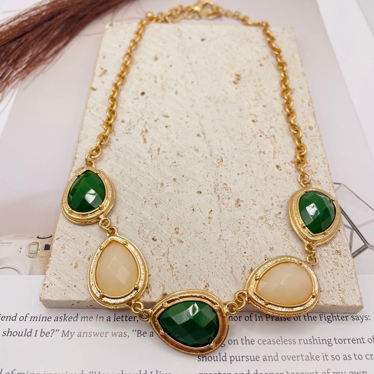 JI JOYA VENTA AL POR MAYOR,Un collar sencillo y elegante adecuado para fiestas y bodas.