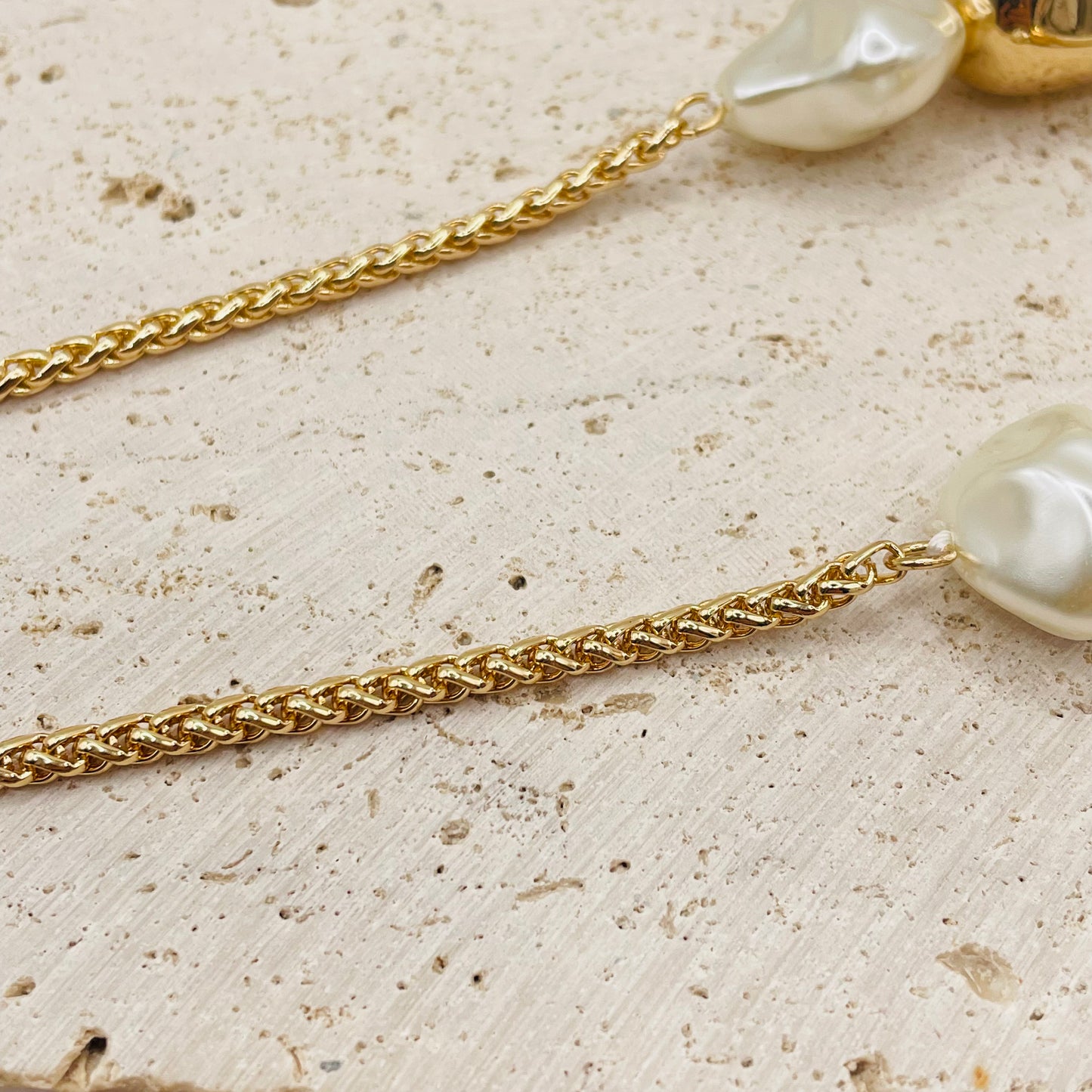 JI JOYA VENTA AL POR MAYOR,Collar con perlas irregulares y metal.