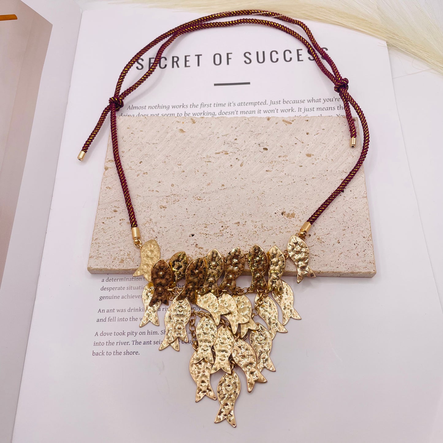 JI JOYA VENTA AL POR MAYOR,Collar de suéter de cuerda con forma de banco de peces, tamaño ajustable