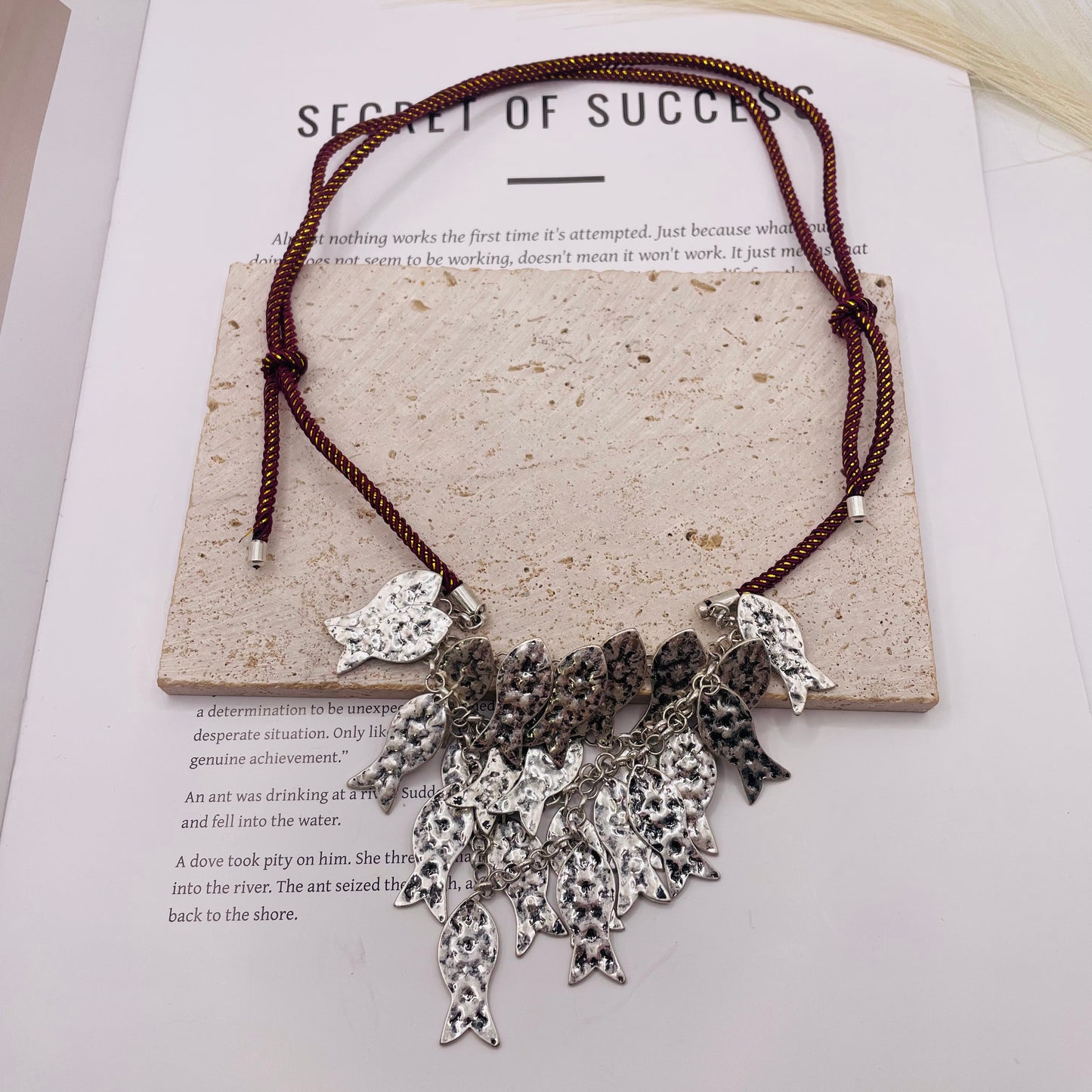 JI JOYA VENTA AL POR MAYOR,Collar de suéter de cuerda con forma de banco de peces, tamaño ajustable