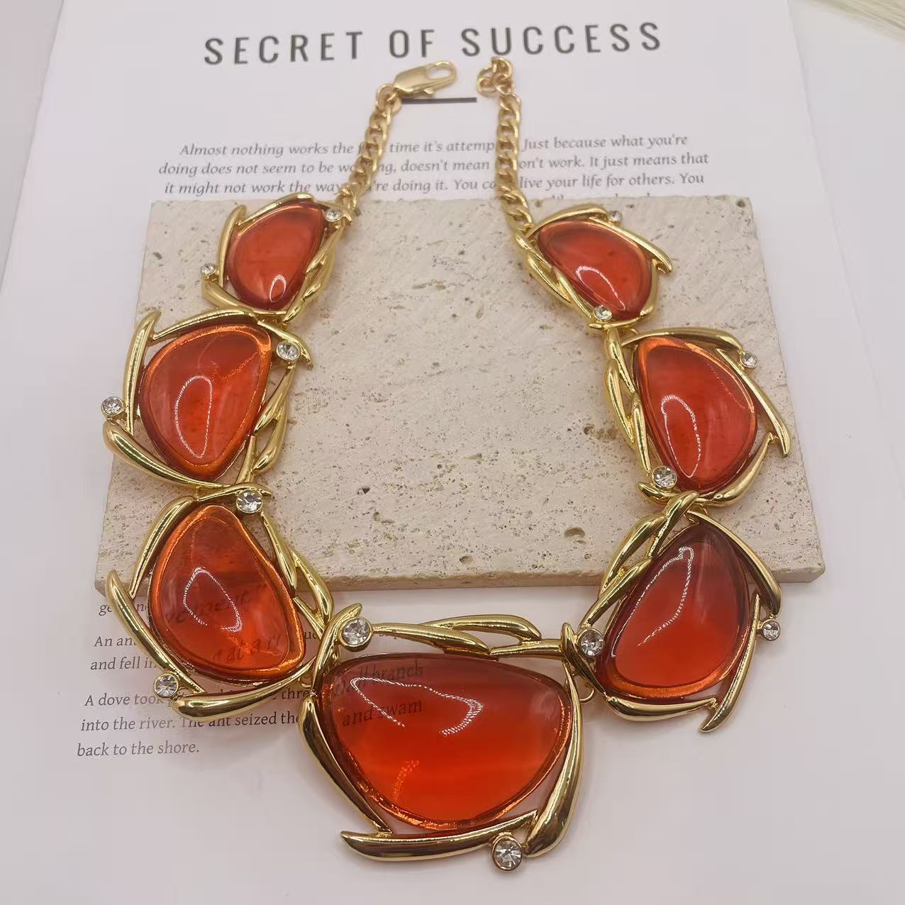 JI JOYA VENTA AL POR MAYOR,Un conjunto digno y elegante, adecuado para festivales y bodas.
