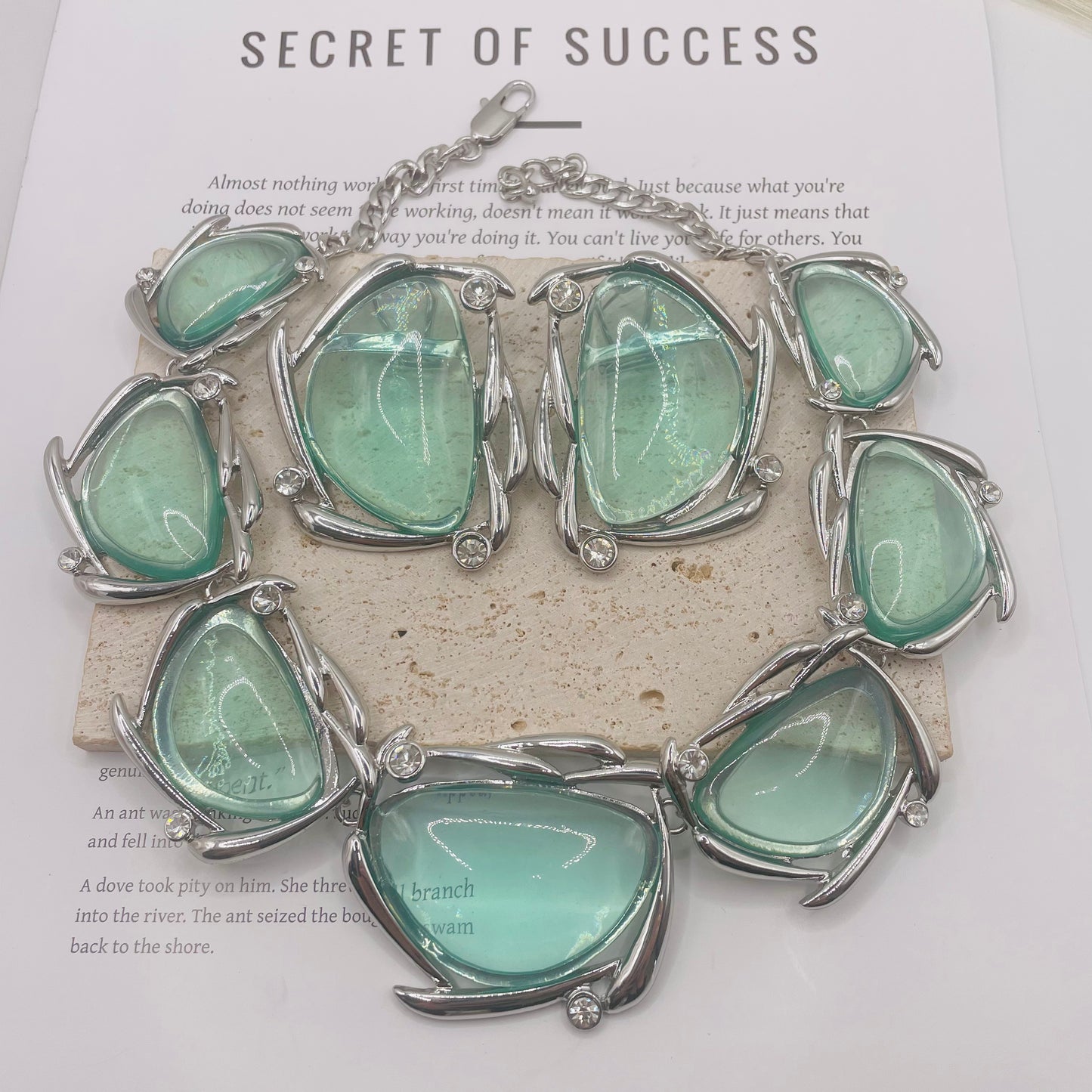 JI JOYA VENTA AL POR MAYOR,Un conjunto digno y elegante, adecuado para festivales y bodas.