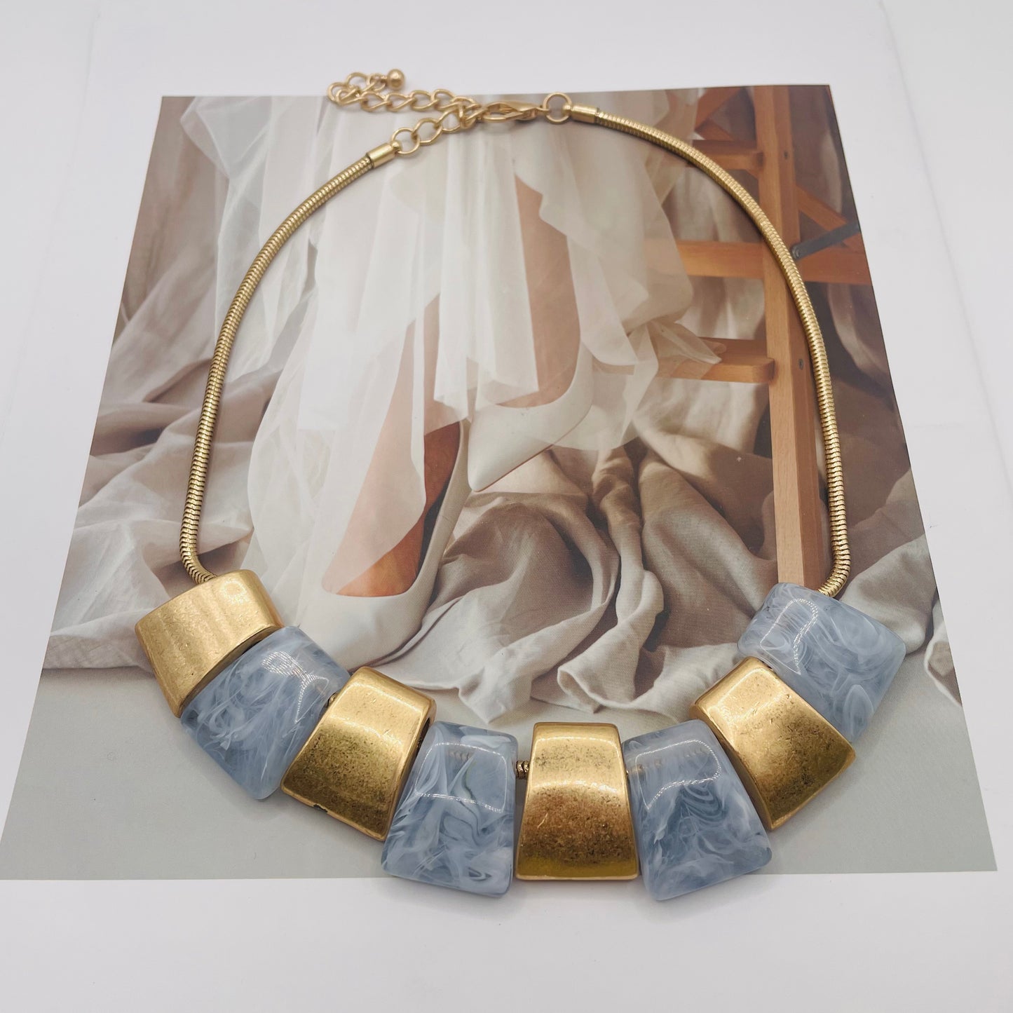 JI JOYA VENTA AL POR MAYOR,¡La colisión del metal y el plástico! Collar sencillo.