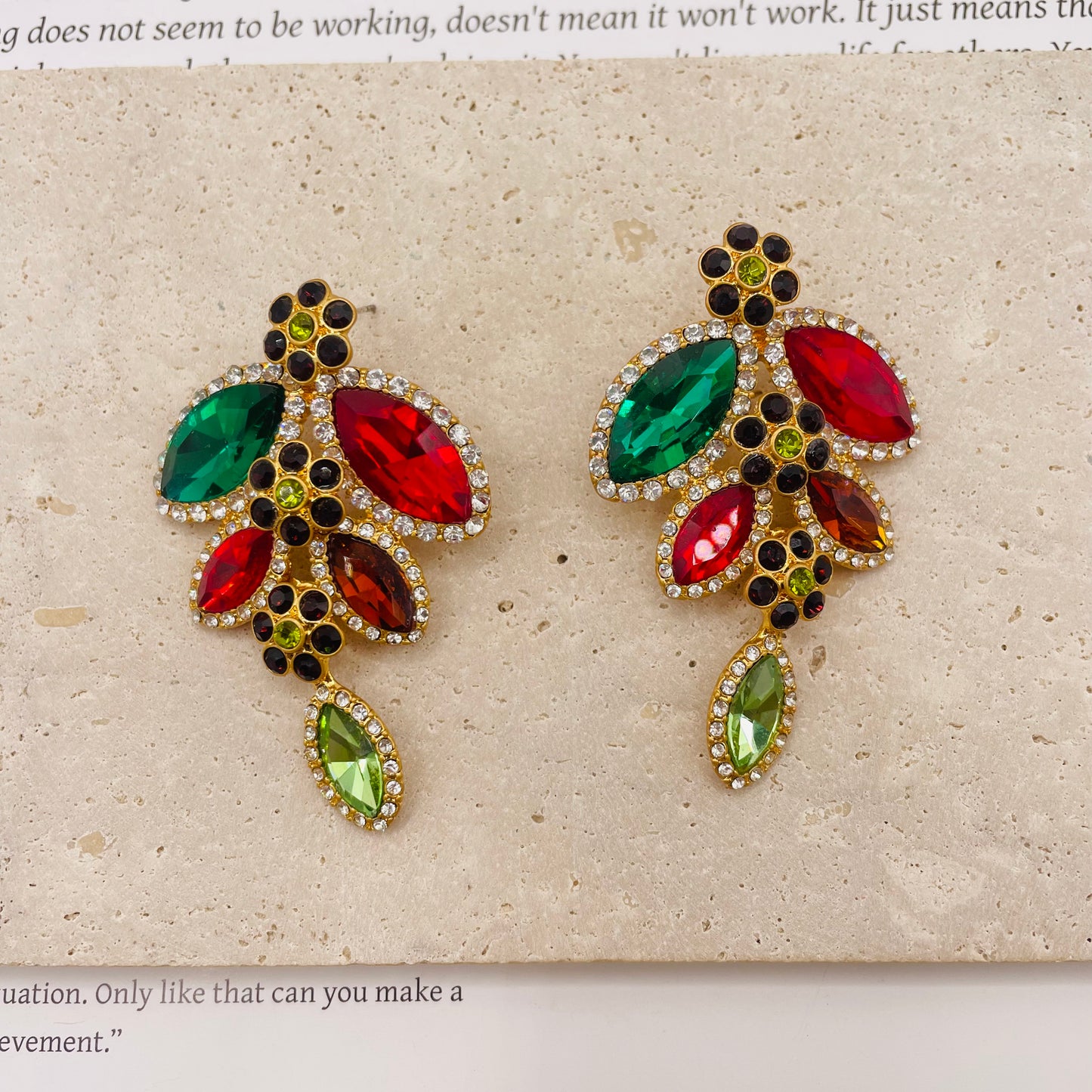 JI JOYA VENTA AL POR MAYOR,Las piedras preciosas de colores combinadas con pequeños collares de diamantes son imprescindibles para las fiestas.