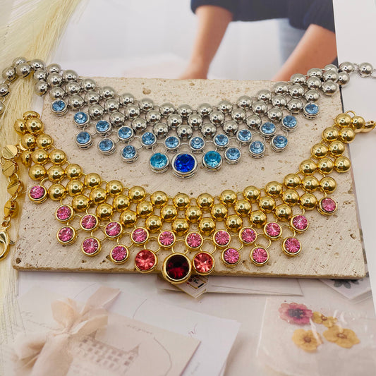 JI JOYA VENTA AL POR MAYOR,Un collar sencillo que combina metal y piedras preciosas.