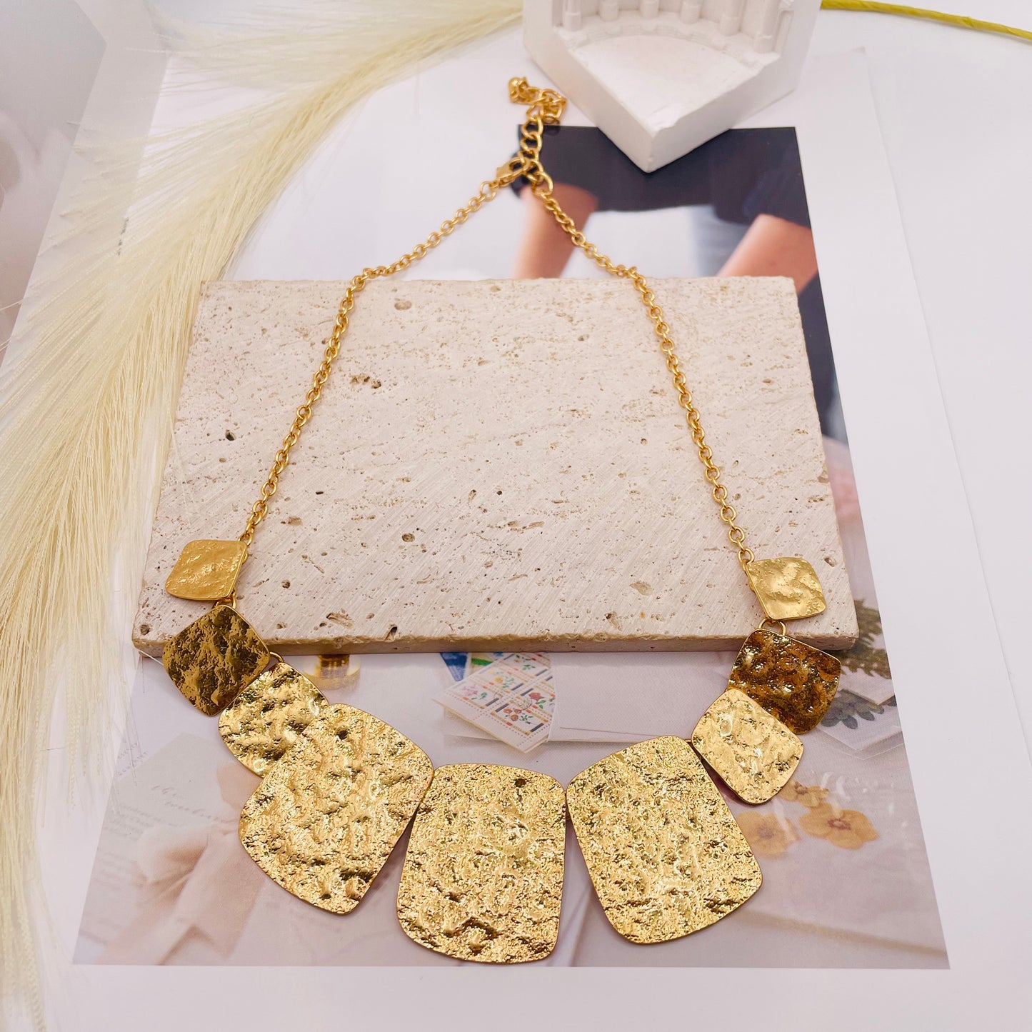 JI JOYA VENTA AL POR MAYOR,Conjunto combinado de collar, pendientes y pulsera de metal de moda.