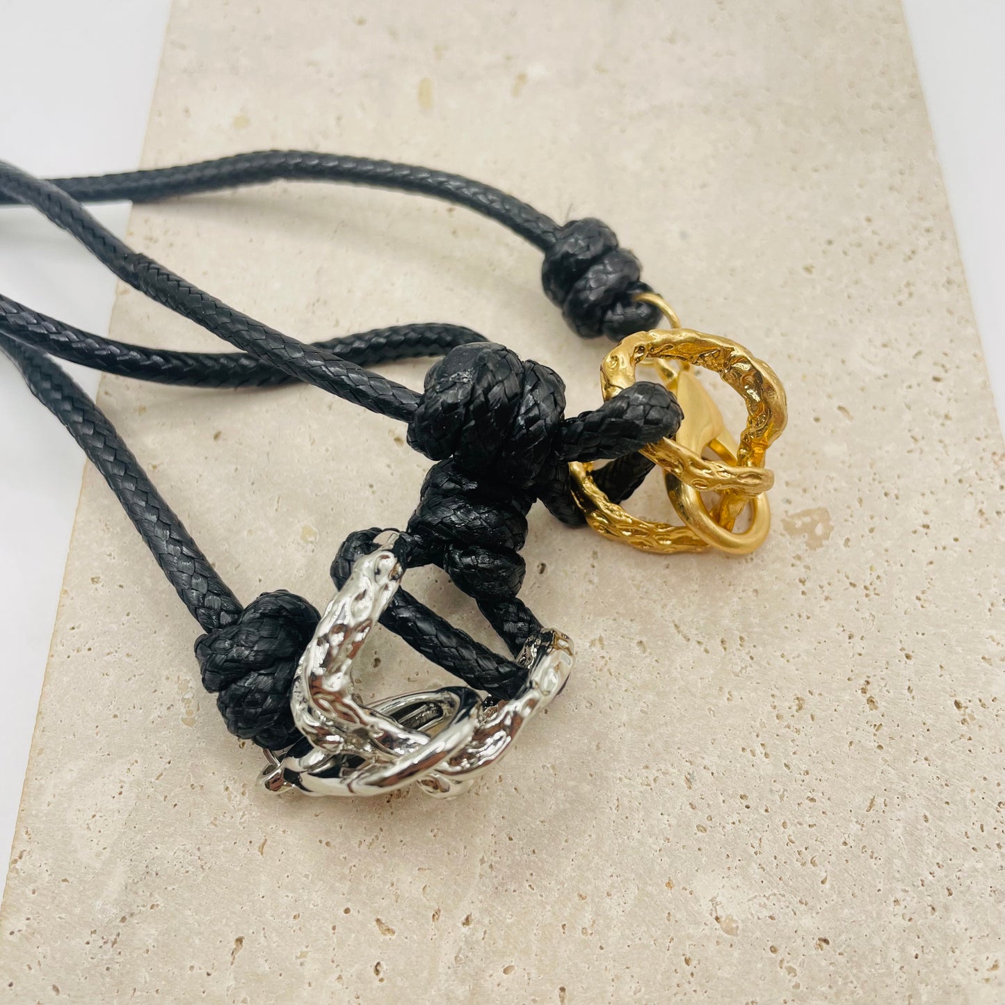 JI JOYA VENTA AL POR MAYOR,Curva irregular con collar de cuerda