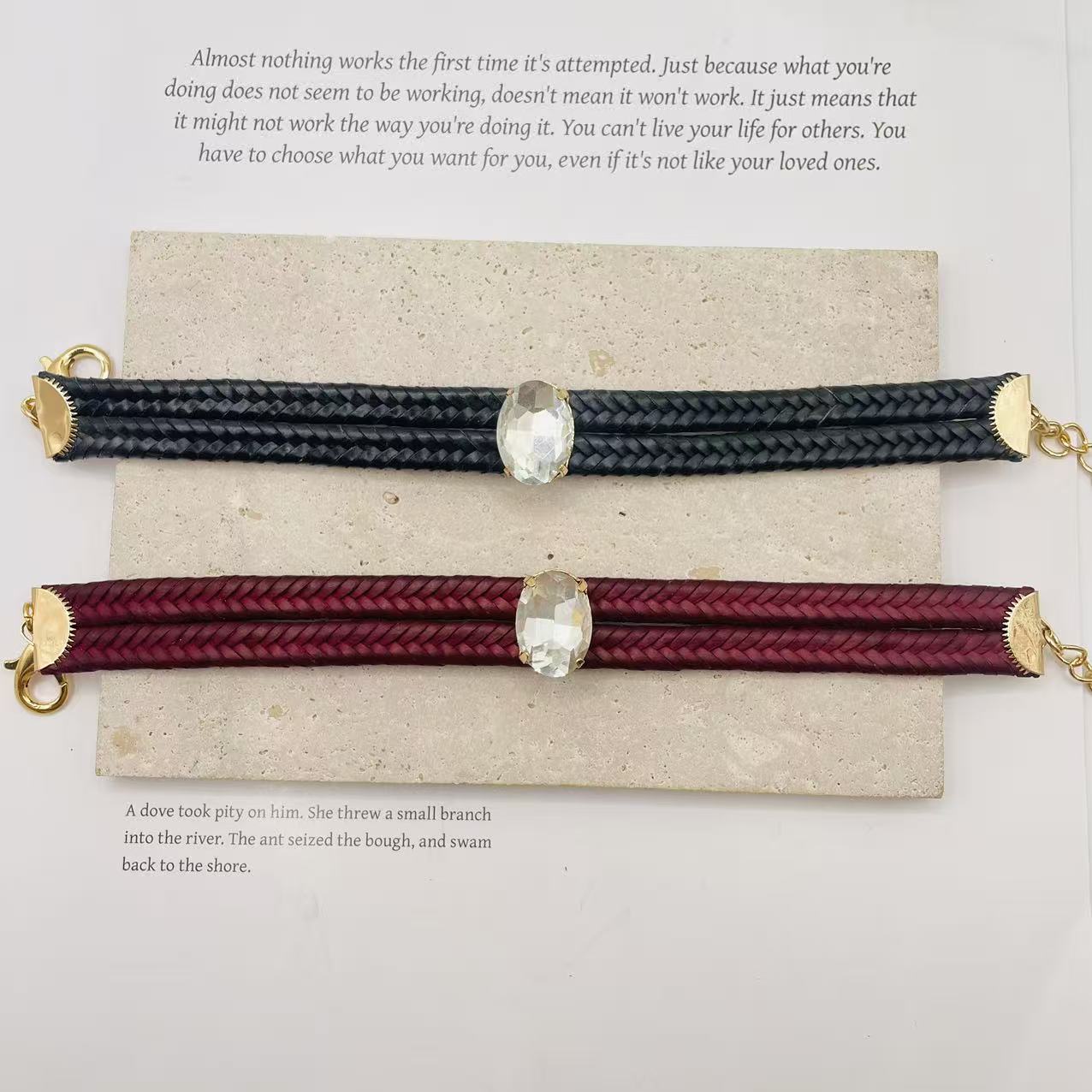JI JOYA VENTA AL POR MAYOR,Llevando una pulsera trenzada de diamantes