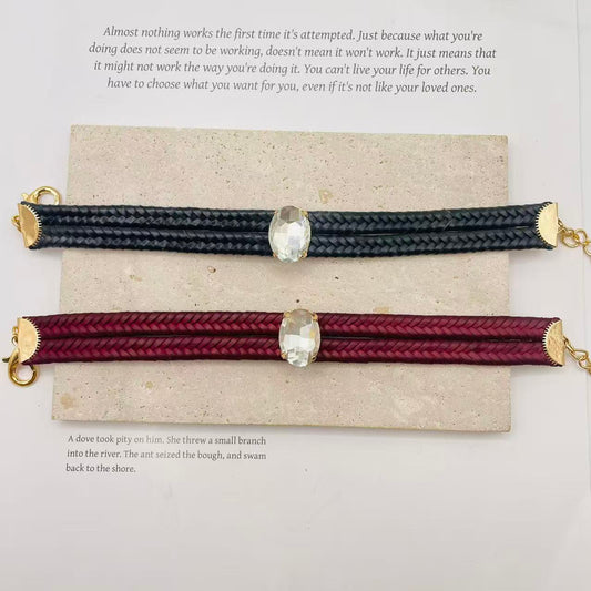 JI JOYA VENTA AL POR MAYOR,Llevando una pulsera trenzada de diamantes