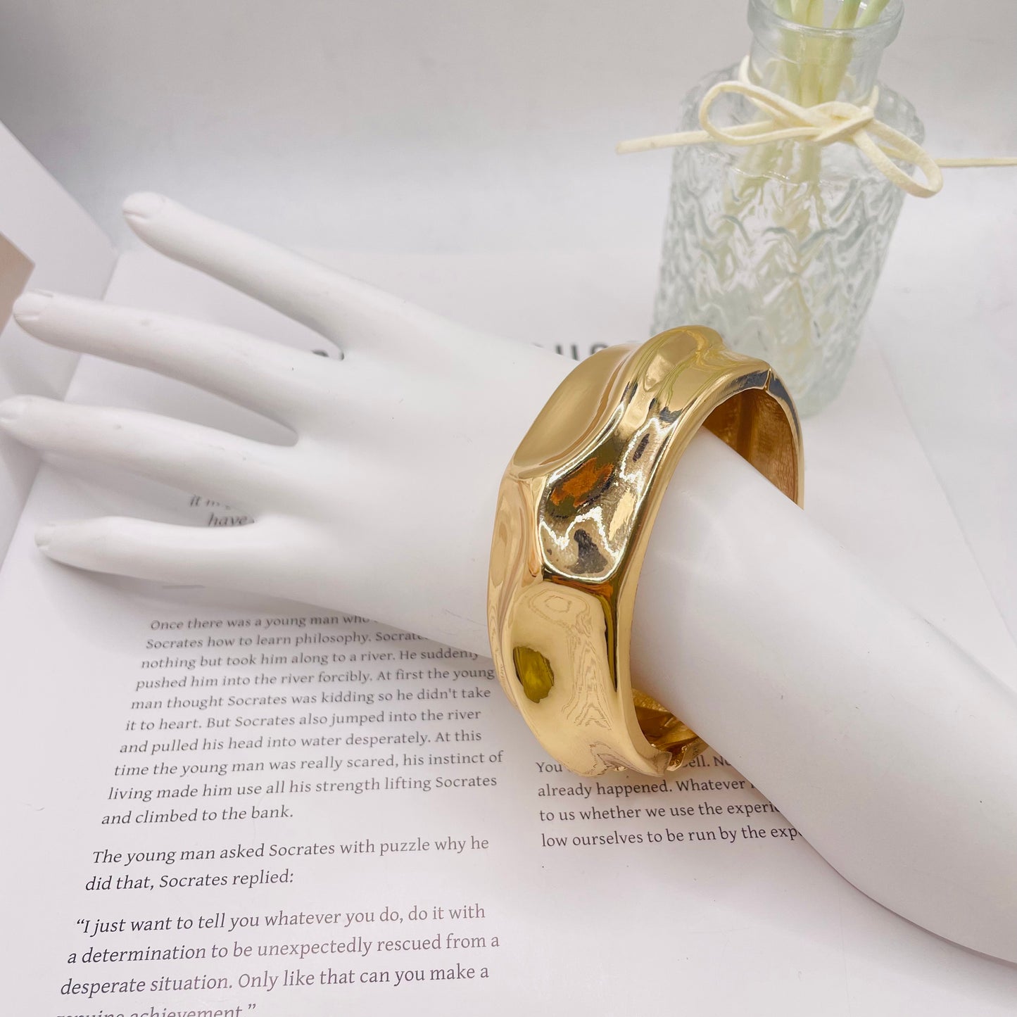JI JOYA VENTA AL POR MAYOR,Pulsera de oro con diseño irregular.