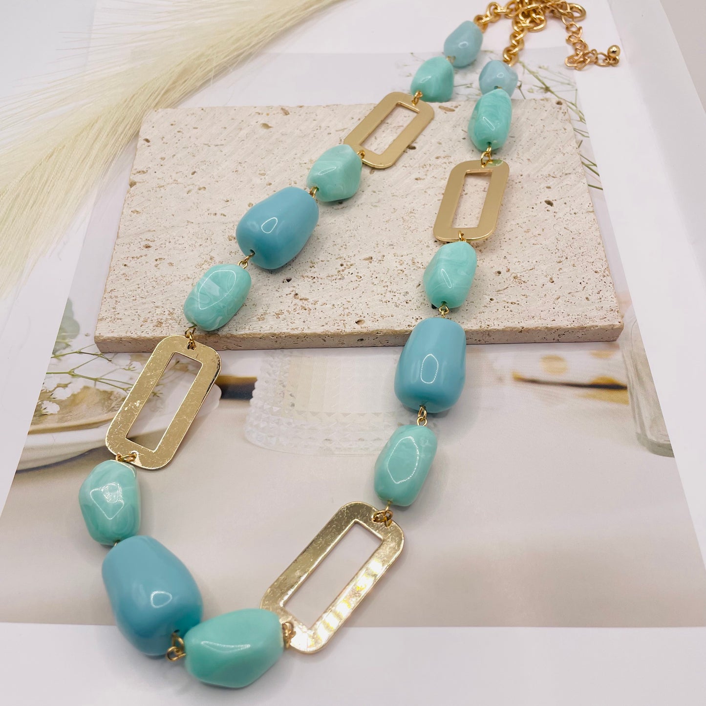 JI JOYA VENTA AL POR MAYOR,Un collar largo elegante y sencillo, perfecto con un suéter.